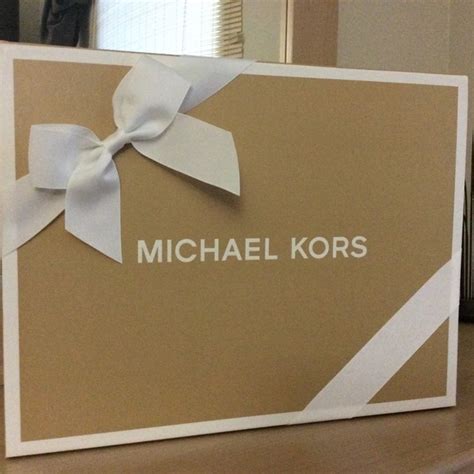 Michael Kors gift wrapping